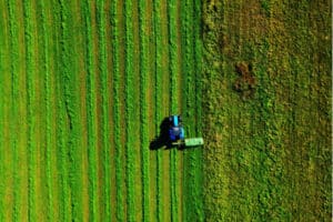 photo par drone de tracteur agro-industries