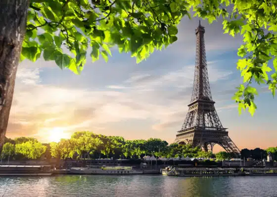 environnement de la tour Eiffel à Paris