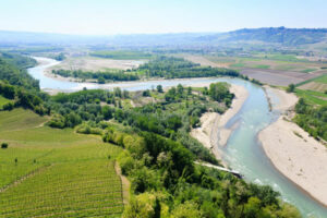 Cours d’eau et territoire agricole illustrant la gestion de l’eau